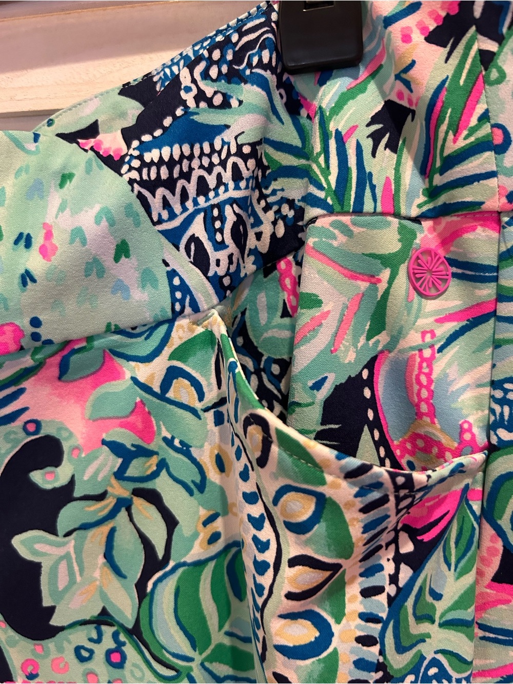 Lilly Pulitzer Luxletic Corso Athletic Pant UPF 50 in Lookin Sharp Print - Picture 5 of 6